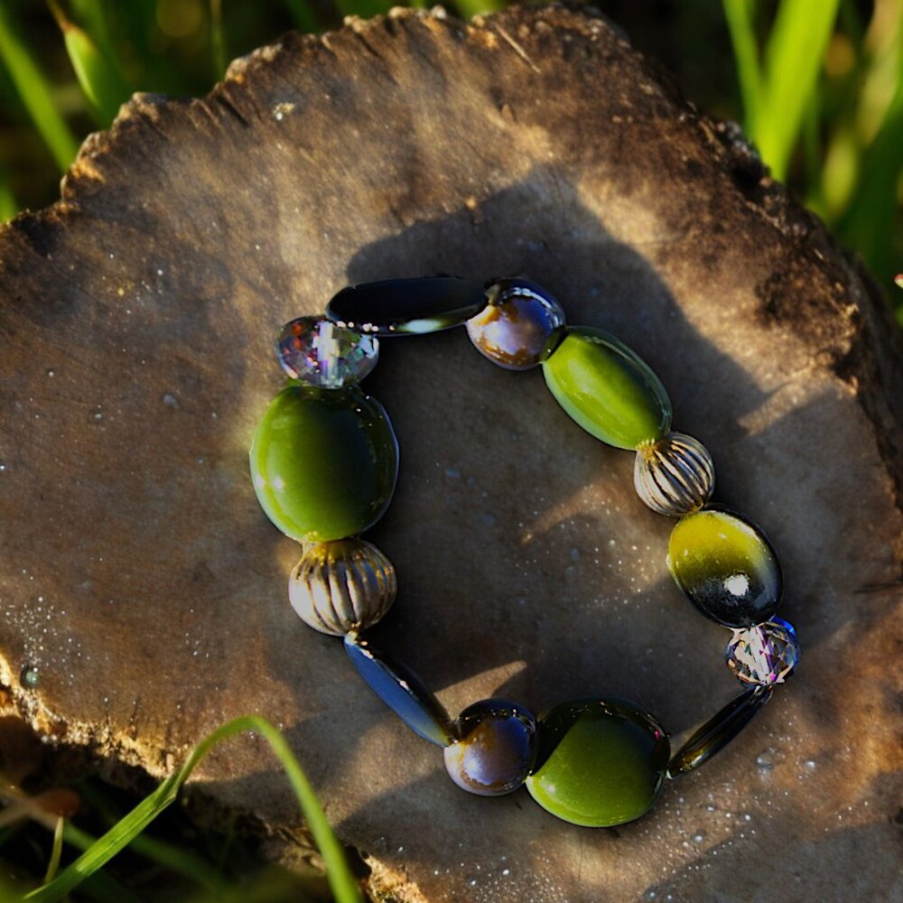 Avocado Green Glass and Gold Beads Bracelet
